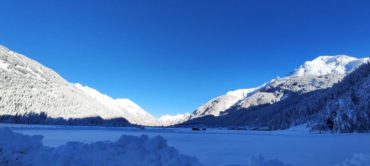 Ferienhaus Lechtaler Alpen バッハ エクステリア 写真