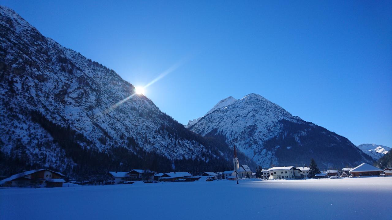 Ferienhaus Lechtaler Alpen バッハ エクステリア 写真